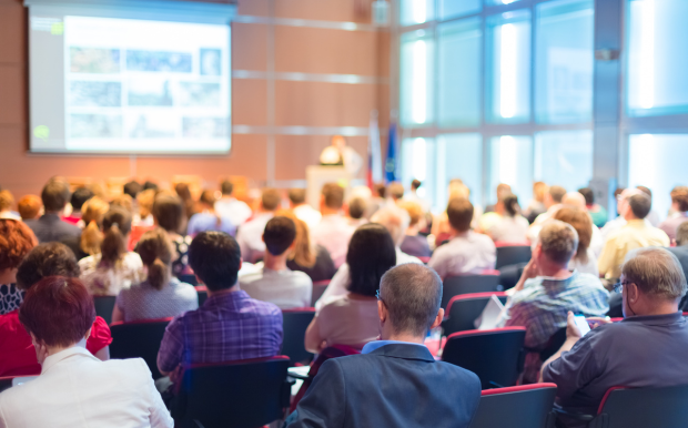 掛脖USB手持便攜式戶外手持風扇 - 港生活玩樂誌 1.印刷位置:可以局部印刷LOGO和標語 2.適用介紹:學校,辦公室,政府部門,小型活動,日常,展銷會 廣告促銷,週年慶典,商務饋贈,開業典禮,頒獎紀念,公關策劃 3.高顏值,有實力,值得選擇,玩轉炎夏,解放雙手 客製 - 港生活玩樂誌 掛脖USB手持便攜式戶外手持風扇